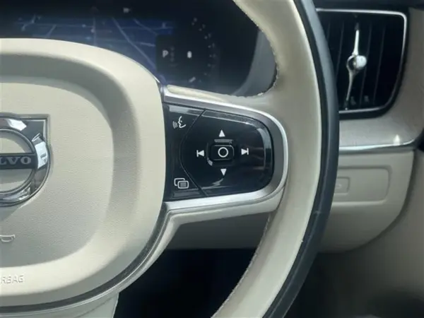 2023 Volvo Xc60 — photo 8 | Tuminion Kenya