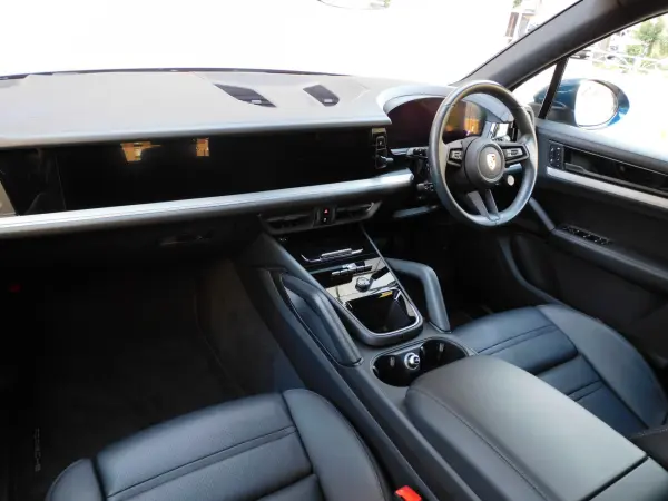 2023 Porsche Cayenne — photo 8 | Tuminion Kenya