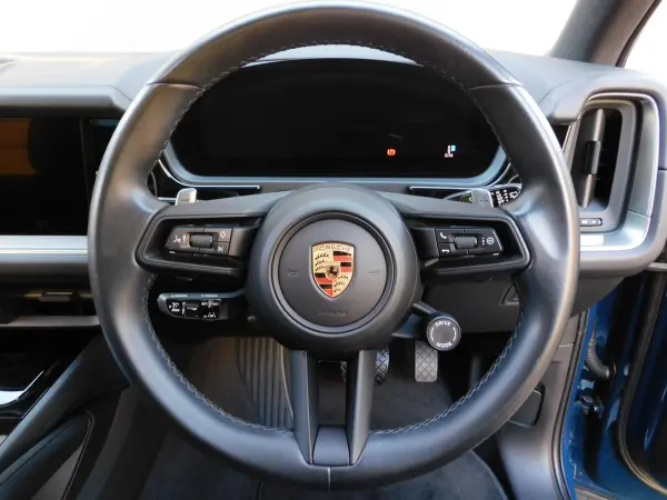 2023 Porsche Cayenne — photo 9 | Tuminion Kenya
