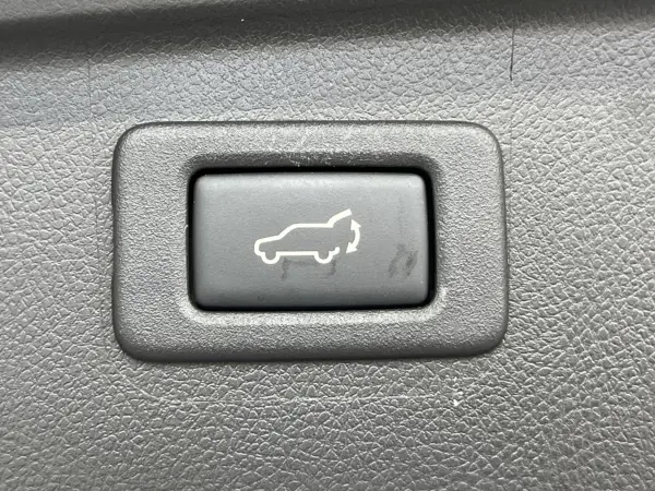2018 Subaru Legacy Outback — photo 7 | Tuminion Kenya