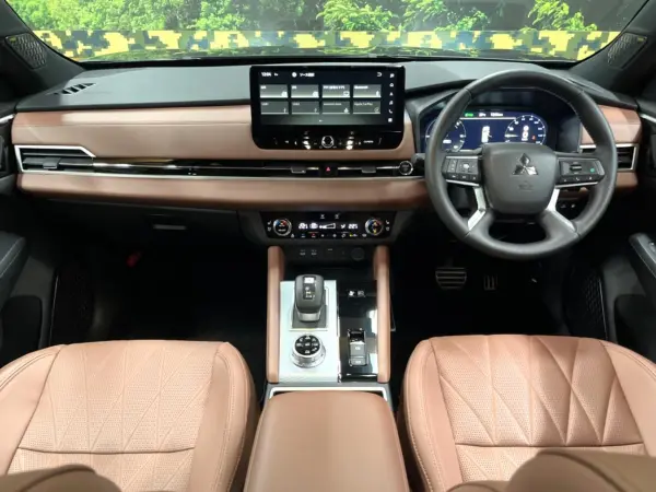 2024 Mitsubishi Outlander — photo 2 | Tuminion Kenya
