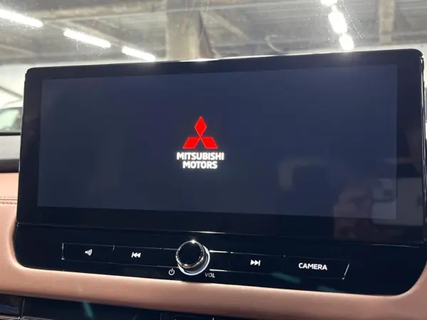 2024 Mitsubishi Outlander — photo 7 | Tuminion Kenya