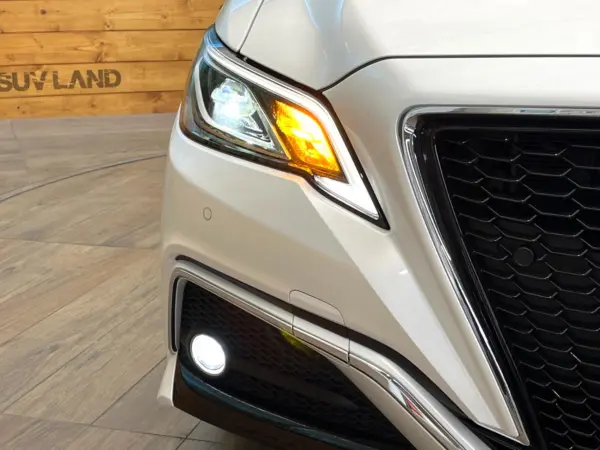 2021 Toyota Crown — photo 9 | Tuminion Kenya