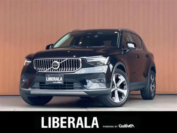 2024 Volvo Xc40 — photo 1