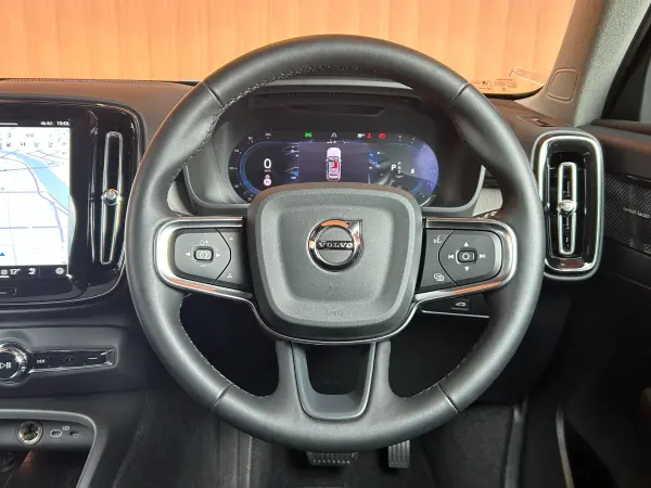 2024 Volvo Xc40 — photo 3 | Tuminion Kenya