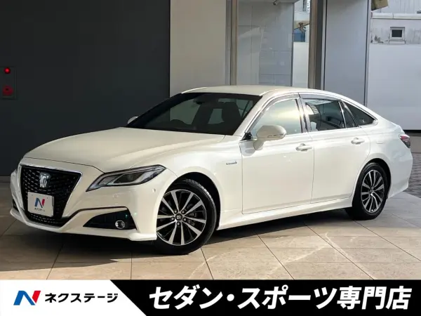 2020 Toyota Crown — photo 1