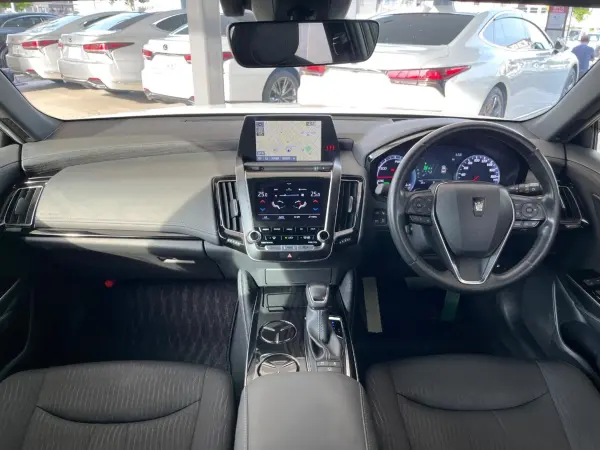 2020 Toyota Crown — photo 2 | Tuminion Kenya