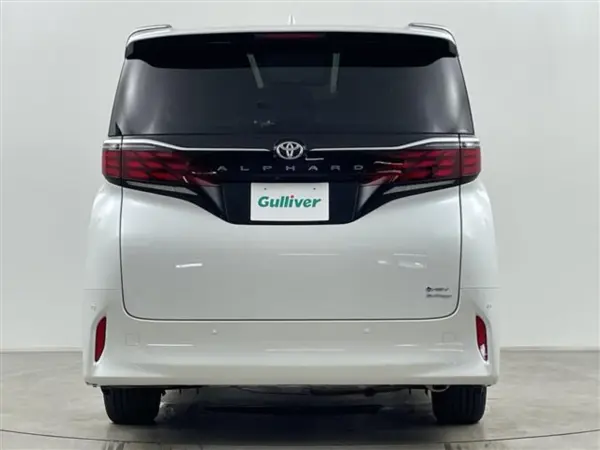 2023 Toyota Alphard — photo 9 | Tuminion Kenya