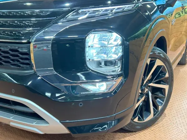 2022 Mitsubishi Outlander — photo 9 | Tuminion Kenya