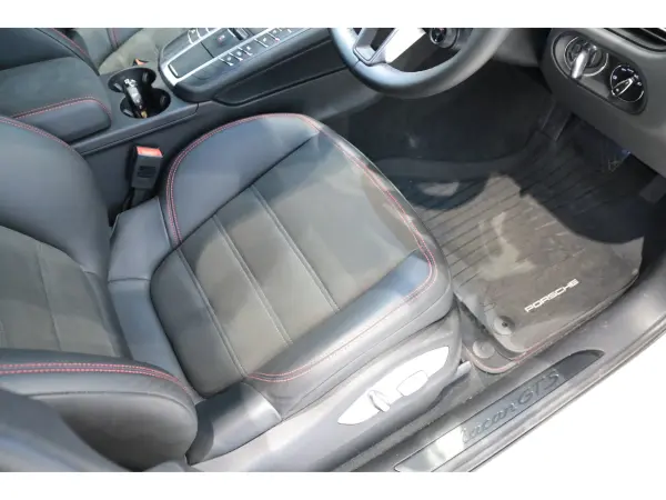 2021 Porsche Macan — photo 9 | Tuminion Kenya