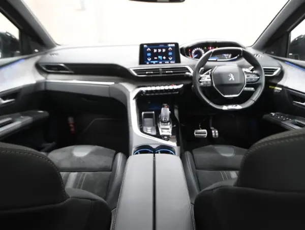 2021 Peugeot 5008 — photo 3 | Tuminion Kenya