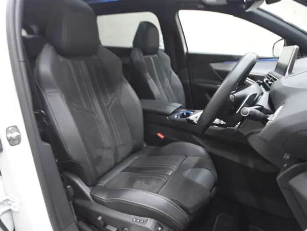 2021 Peugeot 5008 — photo 7 | Tuminion Kenya