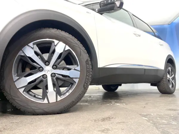 2021 Peugeot 5008 — photo 9 | Tuminion Kenya