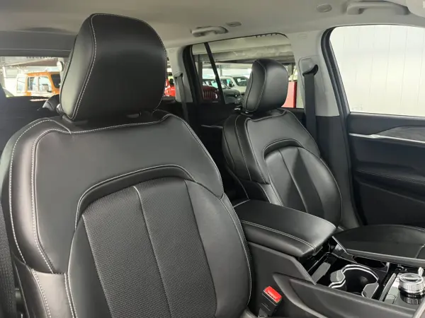 2023 Jeep Grand Cherokee — photo 7 | Tuminion Kenya
