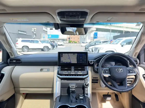 2023 Toyota Landrcuiser 300 — photo 7 | Tuminion Kenya