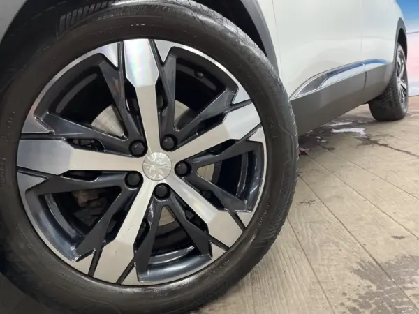 2021 Peugeot 5008 — photo 9 | Tuminion Kenya