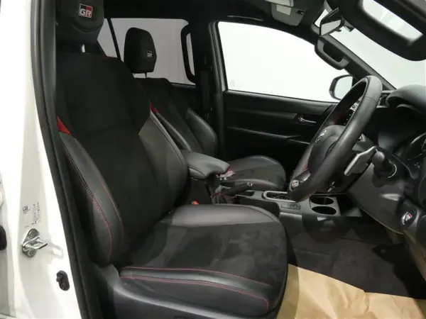2023 Toyota Hilux — photo 7 | Tuminion Kenya
