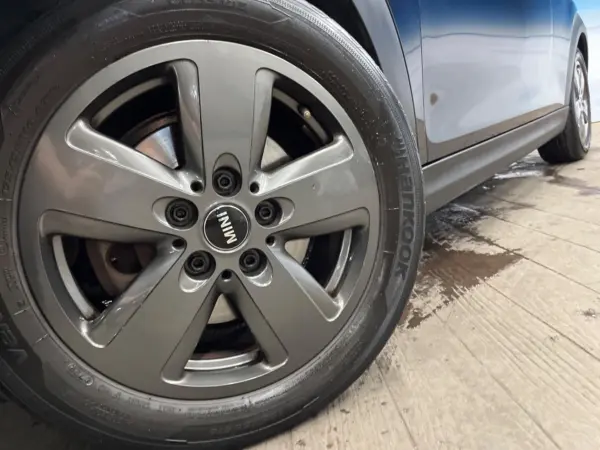 2022 Mini Cooper — photo 9 | Tuminion Kenya