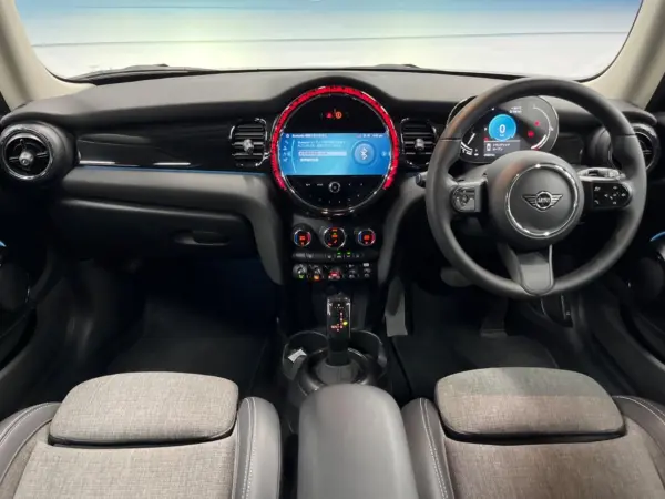 2022 Mini Cooper — photo 2 | Tuminion Kenya