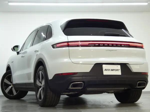 2024 Porsche Cayenne — photo 2 | Tuminion Kenya