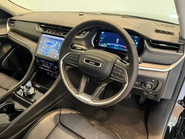 2023 Jeep Grand Cherokee — photo 3 | Tuminion Kenya