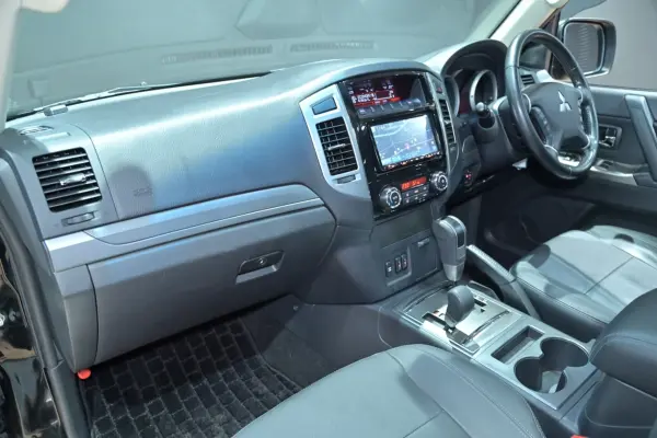 2019 Mitsubishi Pajero — photo 8 | Tuminion Kenya