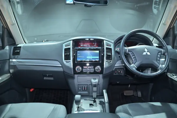 2019 Mitsubishi Pajero — photo 9 | Tuminion Kenya