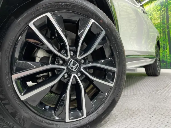 2022 Honda Vezel — photo 9 | Tuminion Kenya