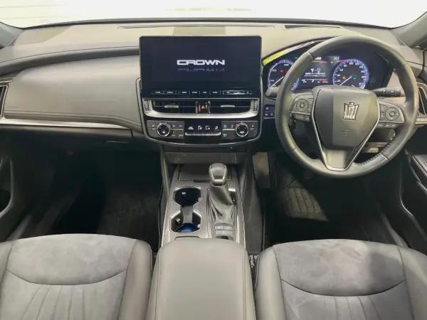 2022 Toyota Crown — photo 2 | Tuminion Kenya
