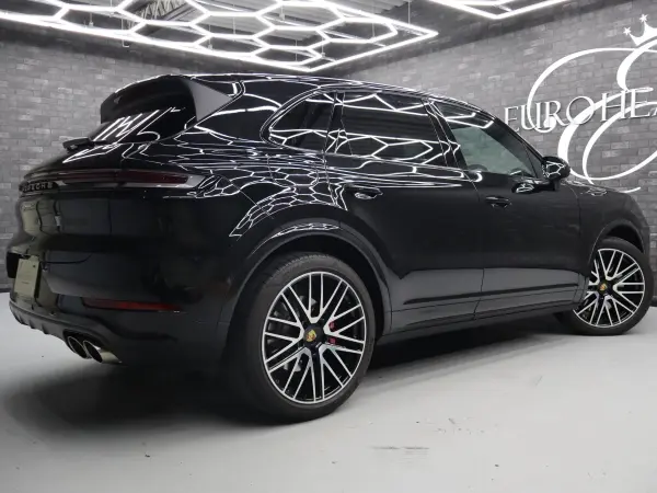 2024 Porsche Cayenne — photo 2 | Tuminion Kenya