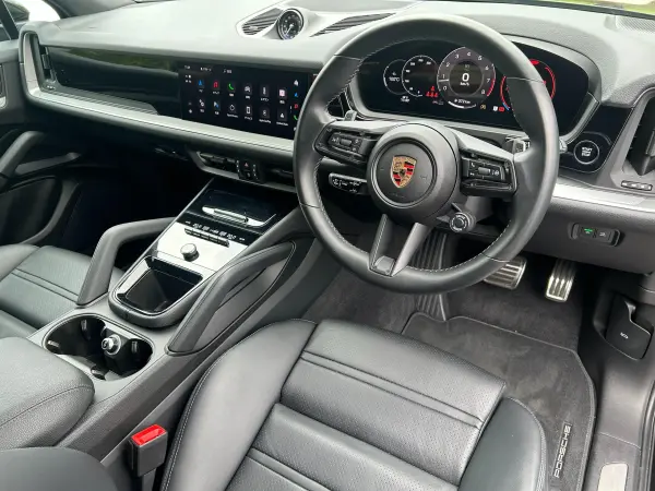 2024 Porsche Cayenne — photo 7 | Tuminion Kenya