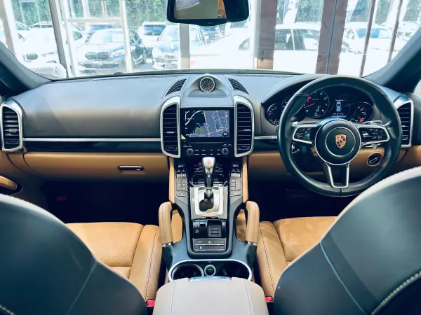 2018 Porsche Cayenne — photo 2 | Tuminion Kenya