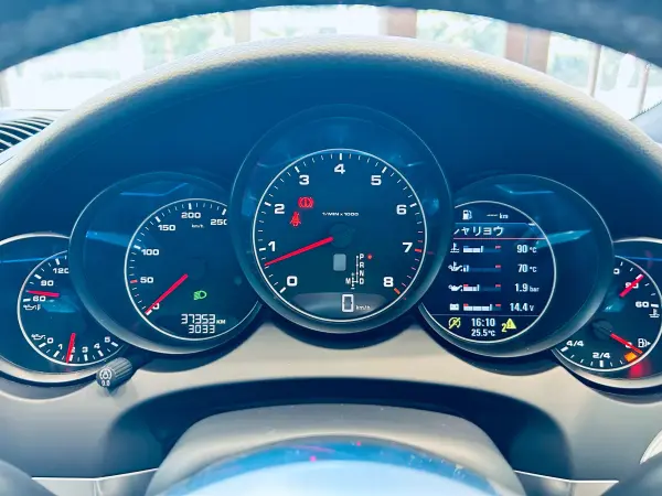 2018 Porsche Cayenne — photo 3 | Tuminion Kenya