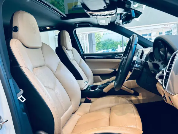 2018 Porsche Cayenne — photo 9 | Tuminion Kenya