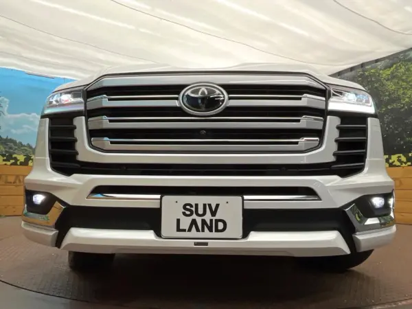 2023 Toyota Landrcuiser 300 — photo 3 | Tuminion Kenya