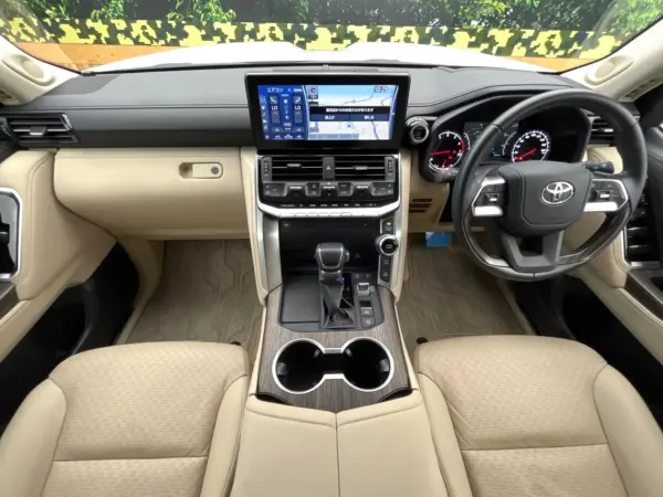2023 Toyota Landrcuiser 300 — photo 2 | Tuminion Kenya