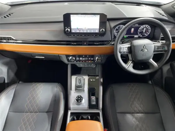 2024 Mitsubishi Outlander — photo 2 | Tuminion Kenya