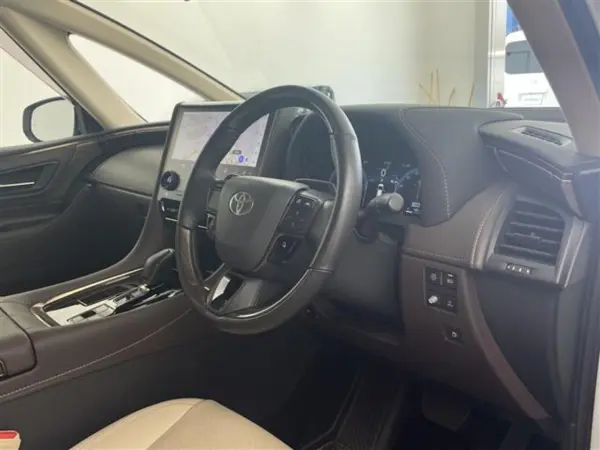 2023 Toyota Alphard — photo 8 | Tuminion Kenya
