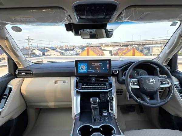 2025 Toyota Landrcuiser 300 — photo 2 | Tuminion Kenya