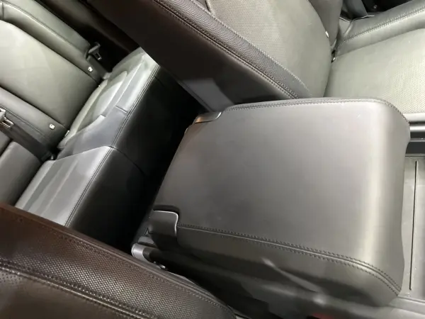 2023 Landrover Defender — photo 8 | Tuminion Kenya