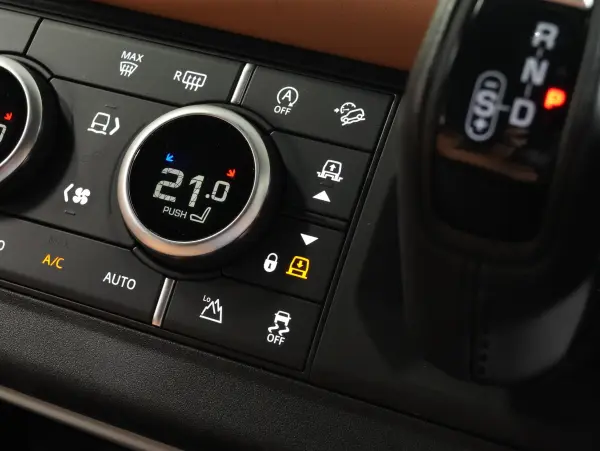 2023 Landrover Defender — photo 7 | Tuminion Kenya