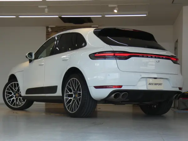 2020 Porsche Macan — photo 2 | Tuminion Kenya