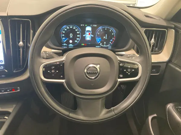 2021 Volvo Xc60 — photo 3 | Tuminion Kenya