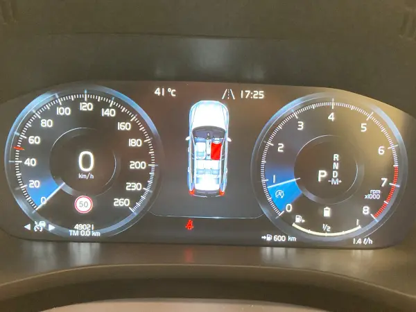 2021 Volvo Xc60 — photo 7 | Tuminion Kenya