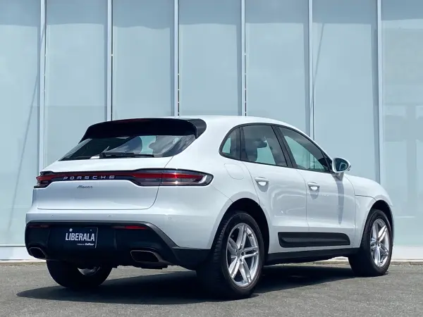 2022 Porsche Macan — photo 9 | Tuminion Kenya