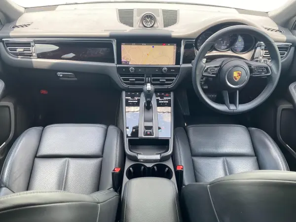 2022 Porsche Macan — photo 2 | Tuminion Kenya