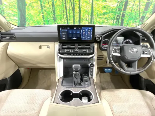 2024 Toyota Landrcuiser 300 — photo 2 | Tuminion Kenya