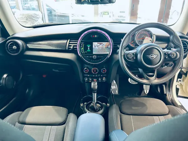 2020 Mini Cooper — photo 2 | Tuminion Kenya