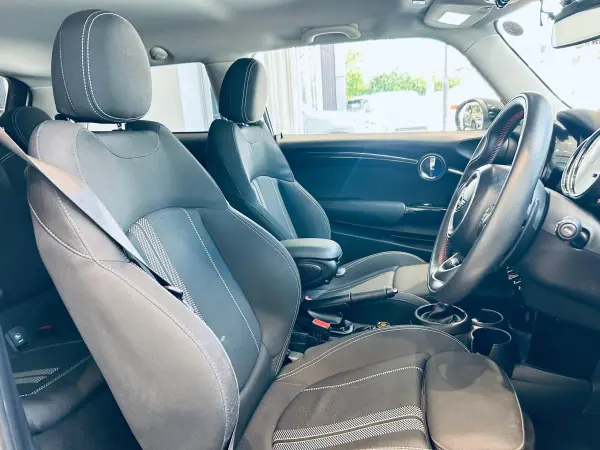 2020 Mini Cooper — photo 9 | Tuminion Kenya