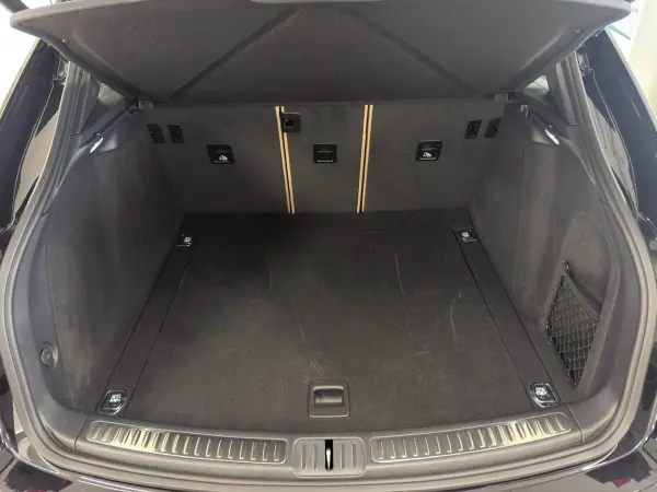 2022 Porsche Macan — photo 7 | Tuminion Kenya